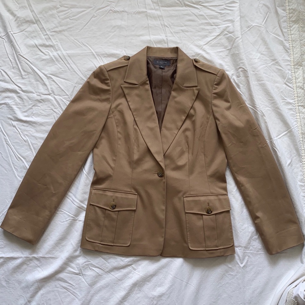 Tan blazer. - 514